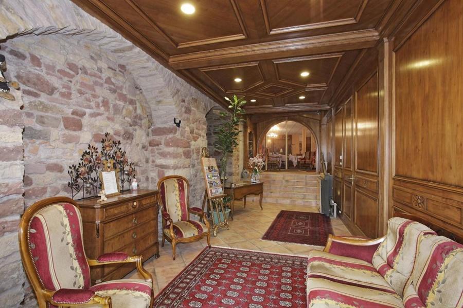 Hotel L'Ours De Mutzig Bagian luar foto